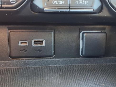 Used 2022 GMC Yukon SLT image 7