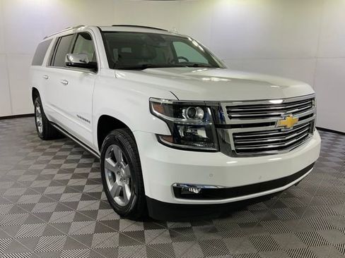 Used 2020 Chevrolet Suburban Premier AWD/4WD image 3