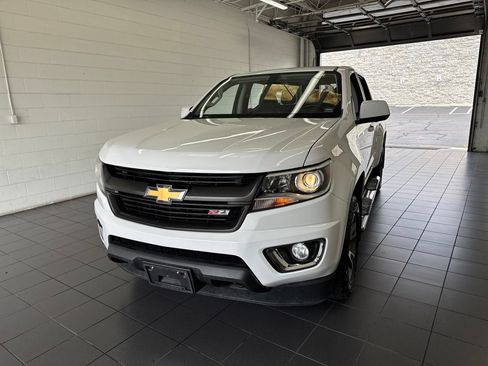Used 2017 Chevrolet Colorado Z71 AWD/4WD image 3