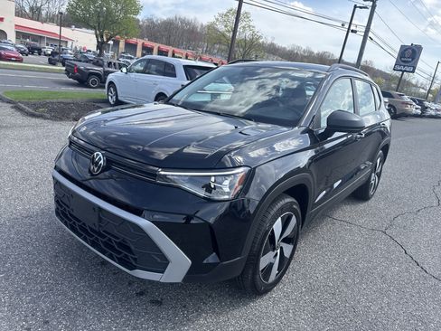 Certified 2025 Volkswagen Taos S AWD/4WD image 3