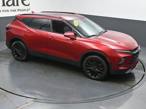 Used 2024 Chevrolet Blazer LT w/ LPO, Black Grille Bar Package FWD image 38