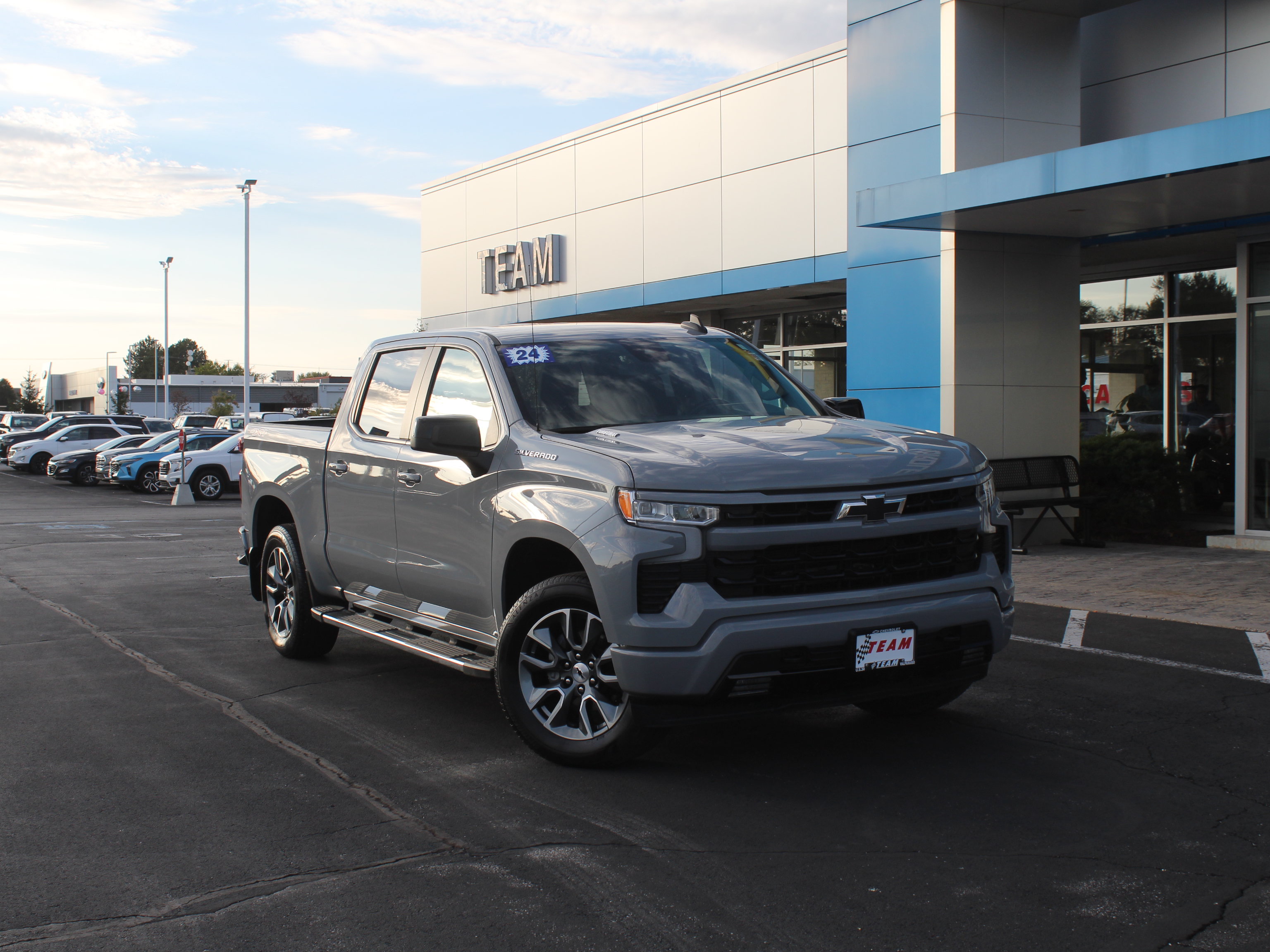 Used 2024 Chevrolet Silverado 1500 RST w/ Protection Package AWD/4WD image 4