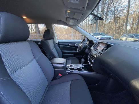 Used 2018 Nissan Pathfinder S image 25