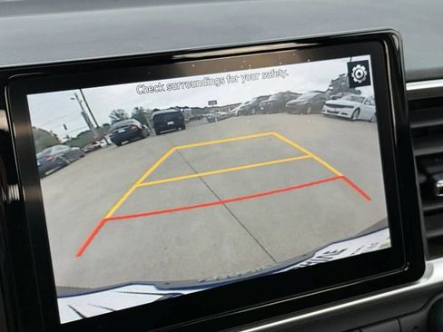 Used 2021 Hyundai Venue SEL w/ Premium Package image 39