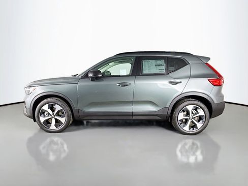 New 2026 Volvo XC40 B5 Plus w/ Protection Package Premier image 4