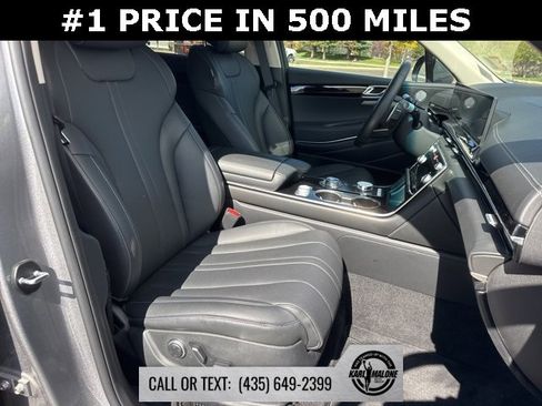 Used 2025 Genesis GV80 2.5T Standard image 12