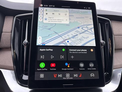 Certified 2025 Volvo XC90 B6 Plus image 26