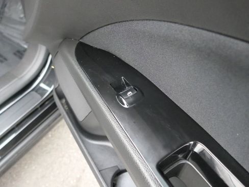 Used 2015 Ford Fusion SE w/ Equipment Group 201A image 27