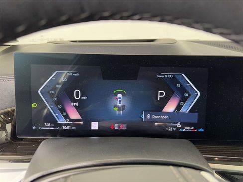 Used 2024 BMW X7 xDrive40i w/ Premium Package image 3