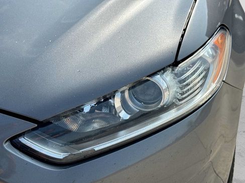 Used 2013 Ford Fusion SE FWD image 10