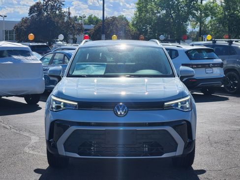 New 2025 Volkswagen Taos SE image 9