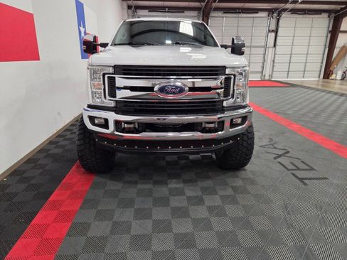 Used 2019 Ford F250 XLT w/ XLT Premium Package AWD/4WD image 4