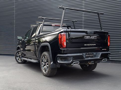 Used 2023 GMC Sierra 1500 AT4 w/ AT4 Preferred Package AWD/4WD image 3