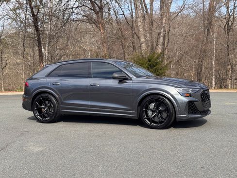 Used 2025 Audi RS Q8 performance image 15
