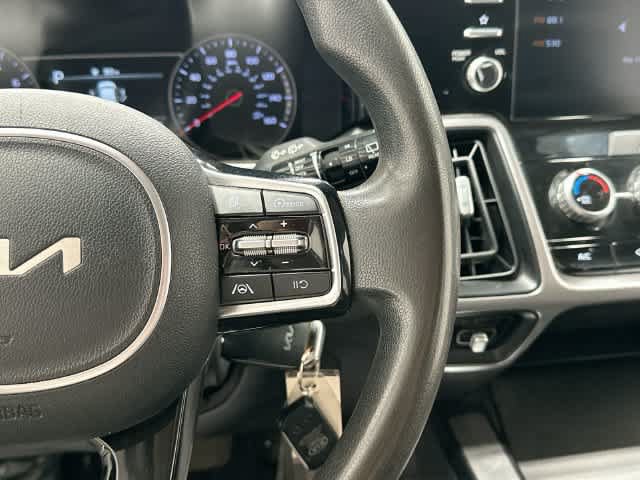 Used 2022 Kia Sorento LX FWD image 9