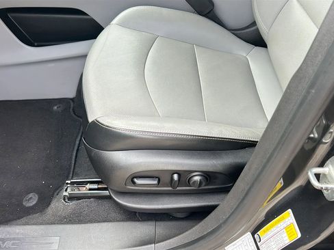 Used 2020 GMC Terrain SLT image 18