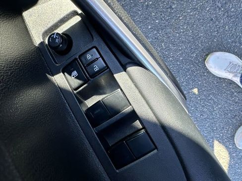 Used 2024 Toyota Corolla Cross AWD Hybrid image 28