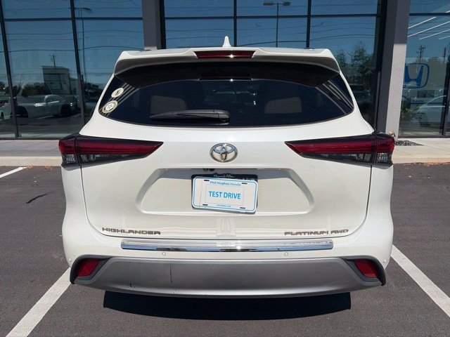 Used 2020 Toyota Highlander Platinum AWD/4WD image 9