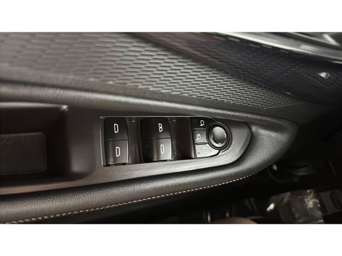 Used 2024 Chevrolet Blazer EV LT AWD/4WD image 32