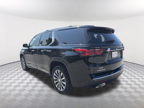 Used 2023 Chevrolet Traverse Premier FWD image 3