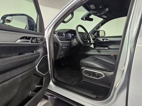 New 2026 Jeep Grand Wagoneer Limited AWD/4WD image 22