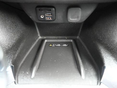 Used 2023 Chevrolet Traverse RS image 29