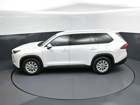 Used 2024 Toyota Grand Highlander XLE image 35