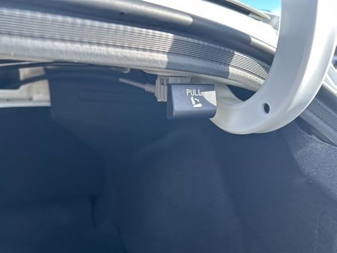 Used 2025 Hyundai Elantra SEL image 10