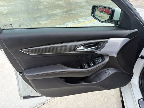 Used 2022 Cadillac CT5 V RWD image 7