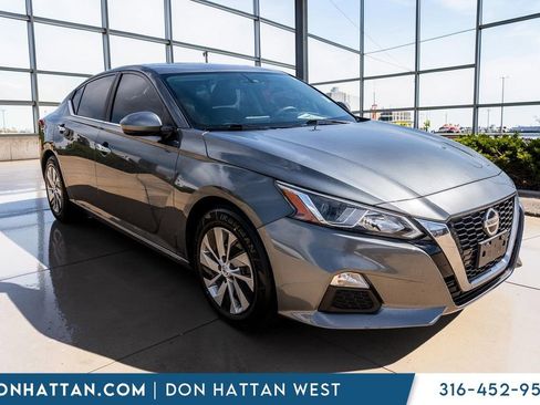 Used 2019 Nissan Altima 2.5 S FWD image 29