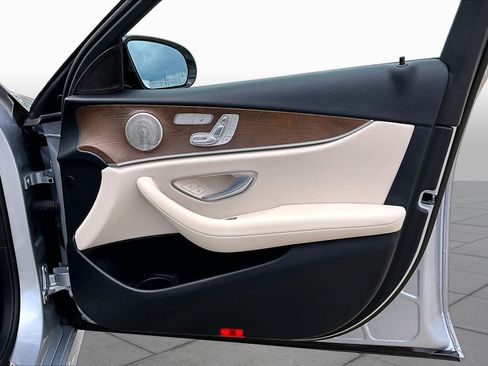 Used 2023 Mercedes-Benz E 350 Sedan image 23
