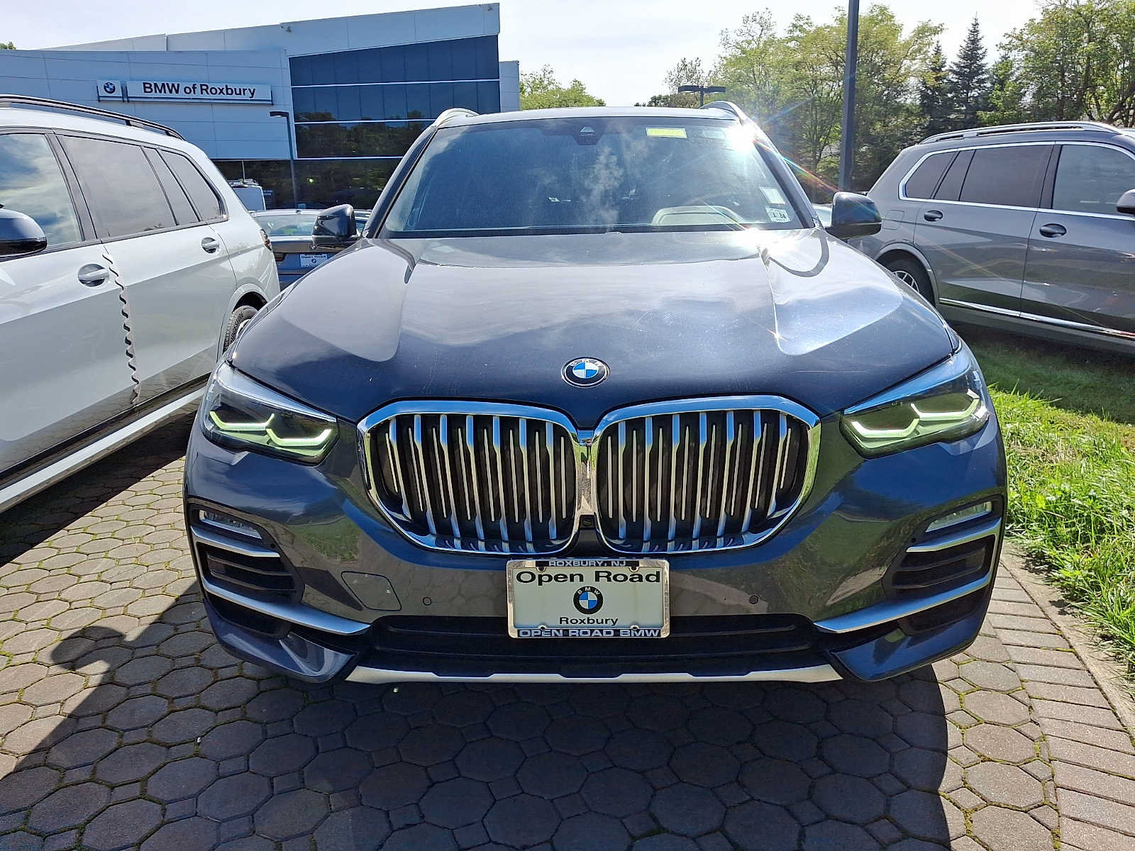Used 2019 BMW X5 xDrive40i w/ Convenience Package AWD/4WD image 2