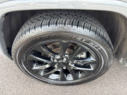Used 2022 Jeep Grand Cherokee Laredo X AWD/4WD image 34