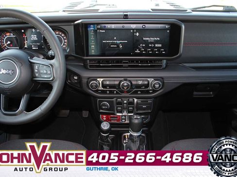 Used 2025 Jeep Wrangler Unlimited Rubicon AWD/4WD image 28