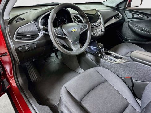 Certified 2025 Chevrolet Malibu LT FWD image 7