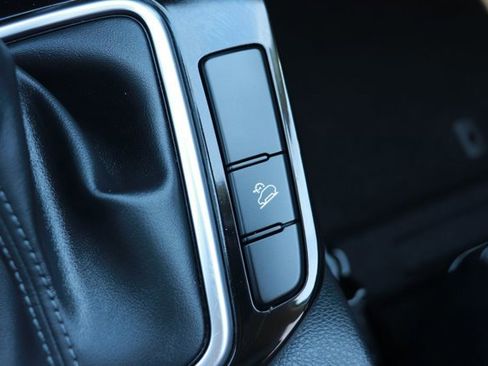 Used 2025 Kia Seltos S image 18