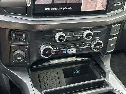 Used 2024 Ford F250 Lariat w/ Sport Appearance Package AWD/4WD image 19