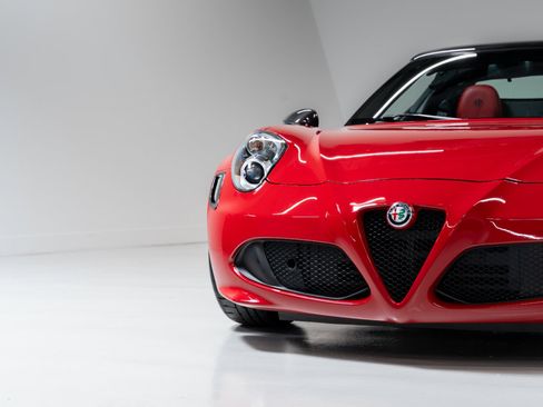Used 2018 Alfa Romeo 4C Spider image 16