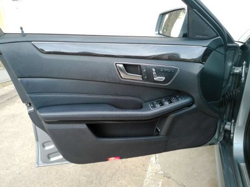 Used 2014 Mercedes-Benz E 250 BlueTEC Sedan image 14