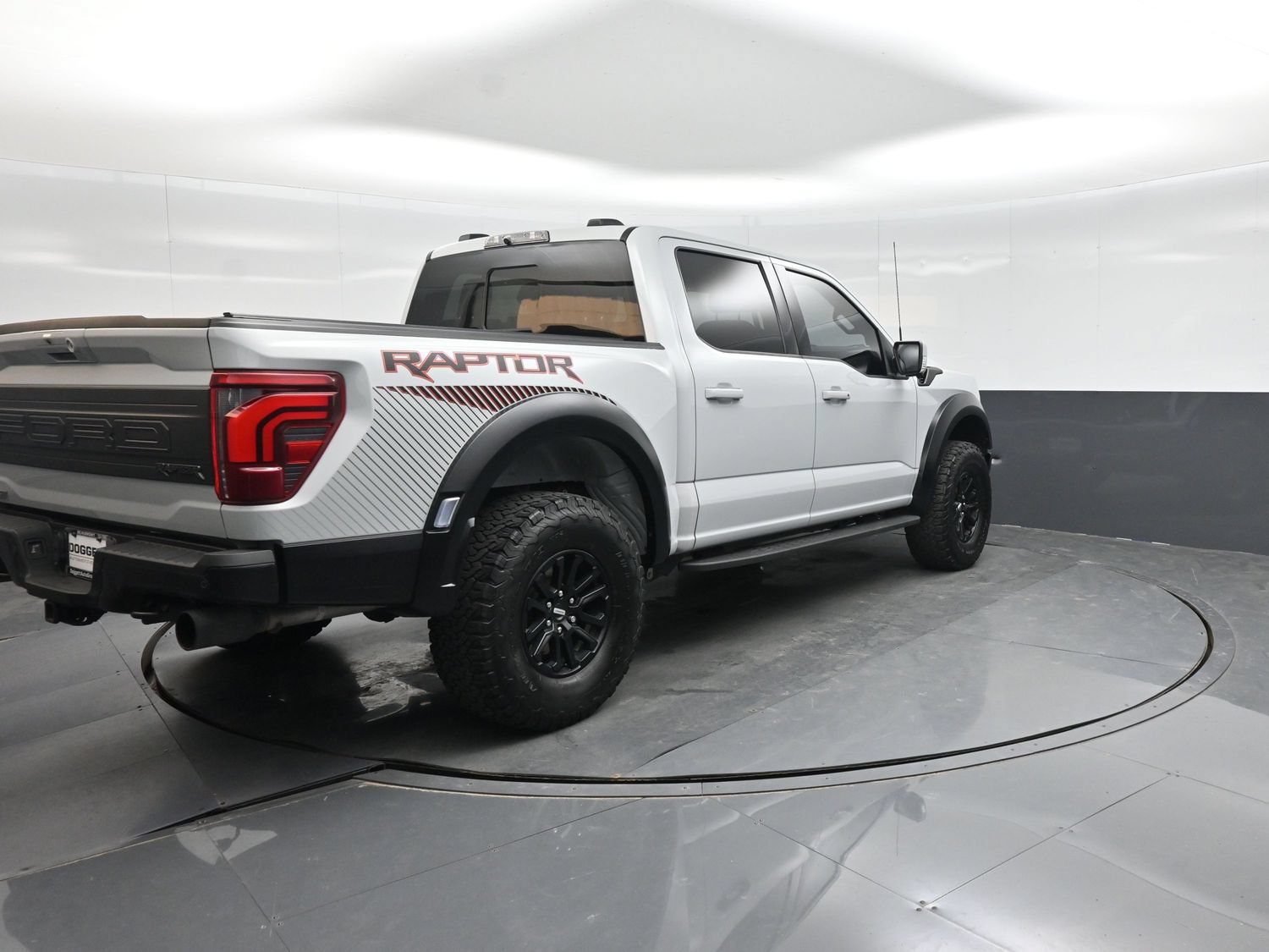 Used 2024 Ford F150 Raptor AWD/4WD image 9