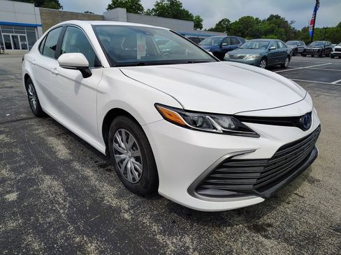 Used 2022 Toyota Camry LE w/ Cold Weather Package FWD image 3