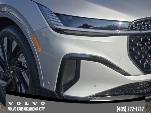 Used 2024 Lincoln Nautilus Reserve w/ Equipment Group 202A image 7