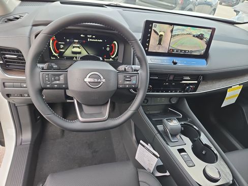 New 2026 Nissan Rogue Platinum w/ Tech Package AWD/4WD image 33