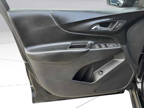 Used 2020 Chevrolet Equinox LT FWD image 17