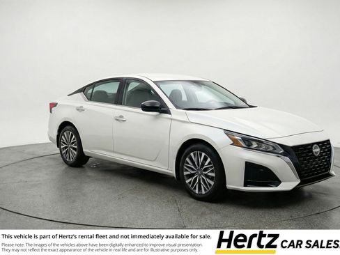 Used 2025 Nissan Altima 2.5 SV image 1