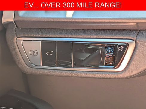 Used 2026 Cadillac Vistiq Sport w/ LPO, Floor Liner Package AWD/4WD image 38