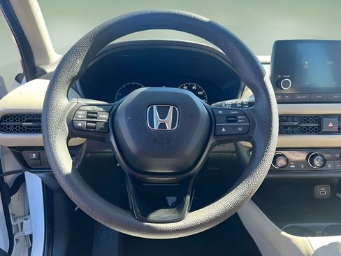 Used 2025 Honda HR-V LX image 16