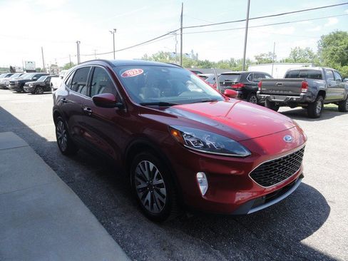 Used 2022 Ford Escape Titanium AWD/4WD image 6
