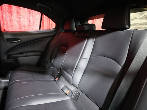 Used 2019 Lexus UX 250h w/ Premium Package image 14