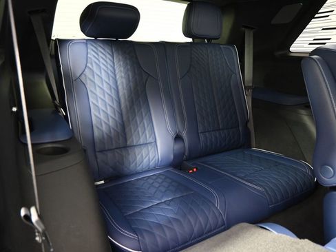 Certified 2026 Cadillac Vistiq Premium Luxury image 19